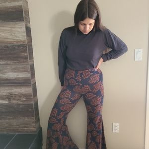 Floral bell bottom stretchy pants
